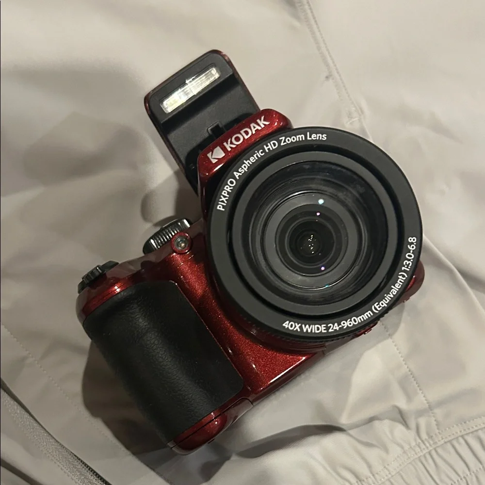 Kodak red PXLPRO 40X Aspheric HD Zoom Camera